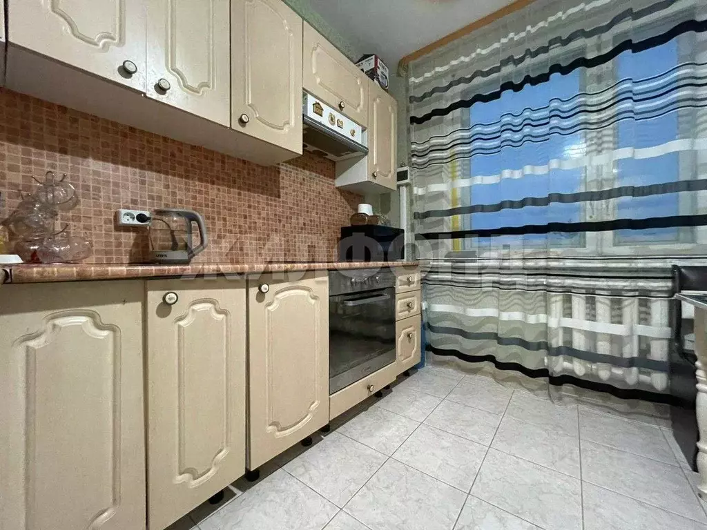 3-к кв. Ханты-Мансийский АО, Когалым Ленинградская ул., 33 (62.0 м) - Фото 0