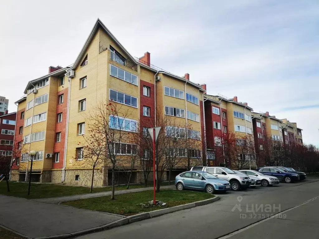 1-к кв. Свердловская область, Екатеринбург ул. Барвинка, 20 (72.0 м) - Фото 1