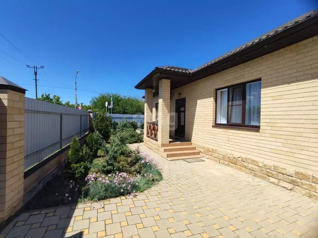 Дом в Краснодарский край, Динской район, с. Красносельское ул. ... - Фото 1