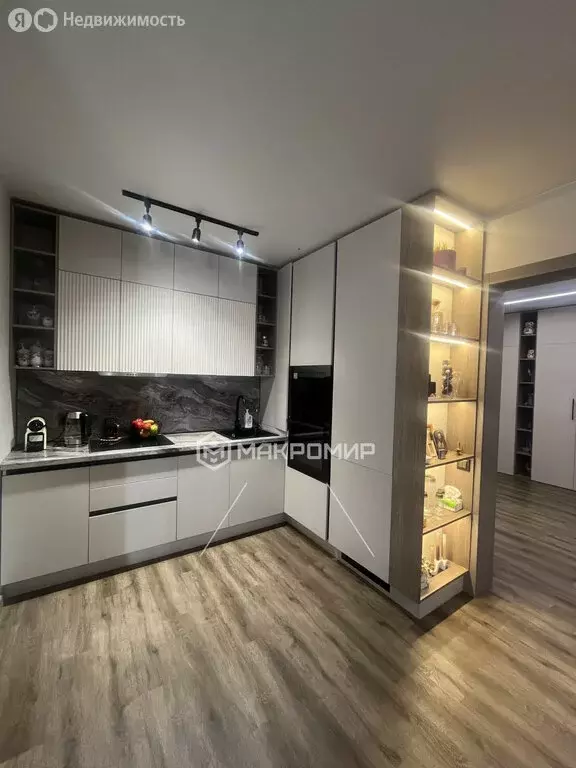 3-комнатная квартира: Иркутск, улица Красных Мадьяр, 31 (80 м) - Фото 1