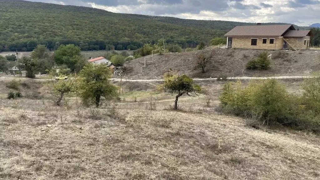 Участок в Крым, Бахчисарайский район, Верхореченское с/пос, с. ... - Фото 1