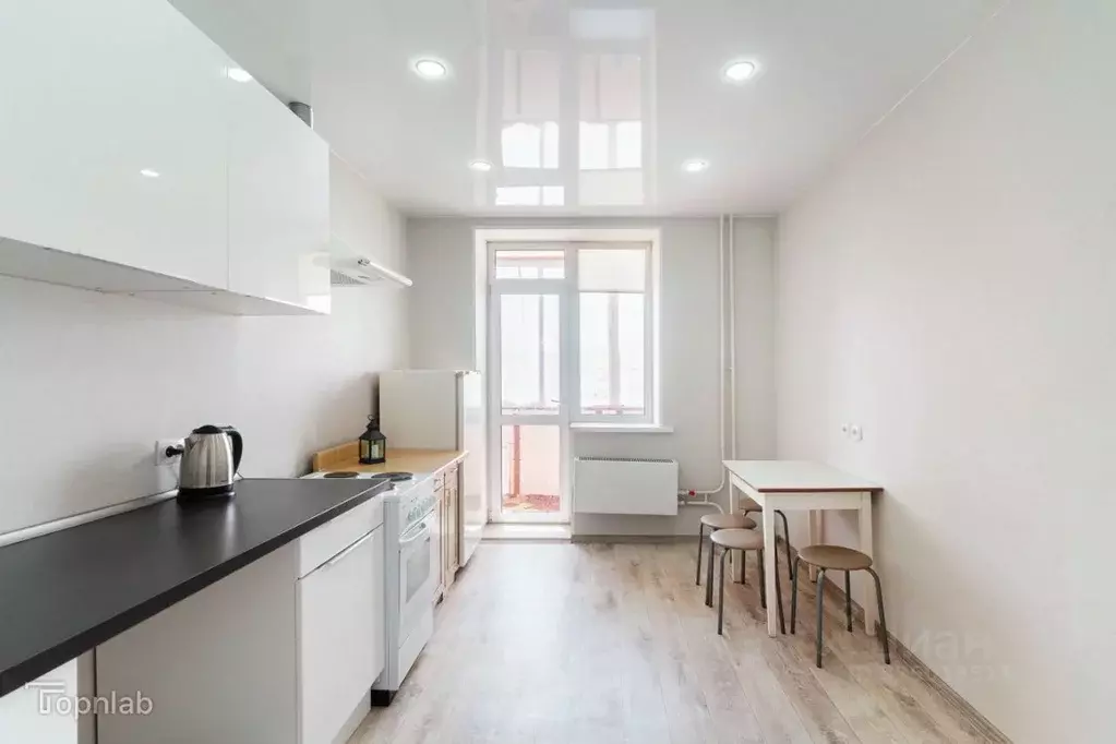 1-к кв. Омская область, Омск Солнечный мкр, ул. Комкова, 8/1 (46.0 м) - Фото 2