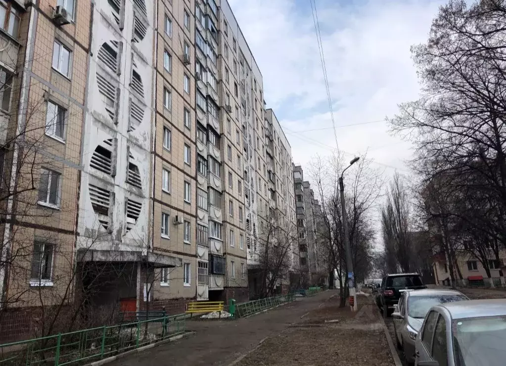 3-к кв. Белгородская область, Белгород ул. Чехова, 9 (65.0 м) - Фото 0