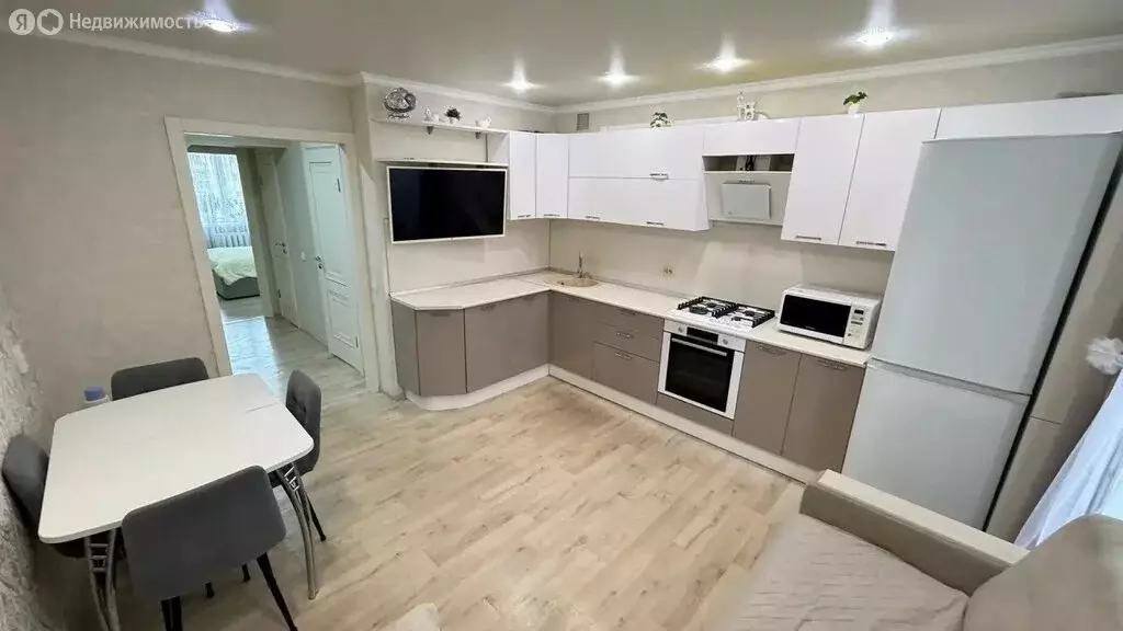 2-комнатная квартира: Туймазы, улица Чапаева, 61Б (57 м) - Фото 1