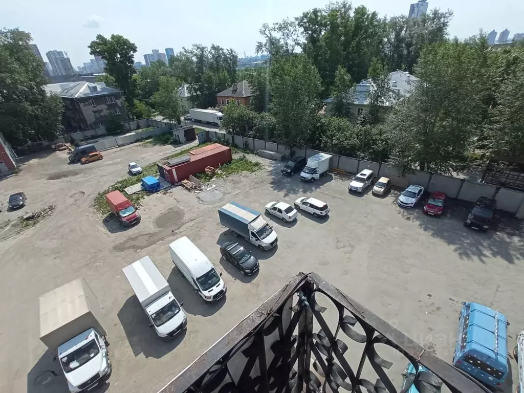 Гараж в Свердловская область, Екатеринбург ул. Завокзальная, 36 (12 м) - Фото 2