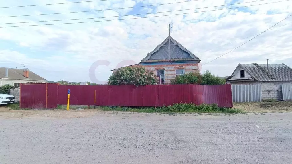 Дом в Волгоградская область, Среднеахтубинский район, Краснослободск ... - Фото 0