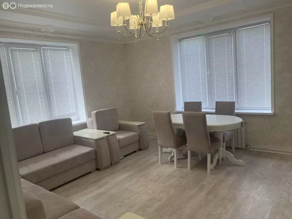 2-комнатная квартира: село Эльбрус, улица Согаева, 17 (73 м) - Фото 1