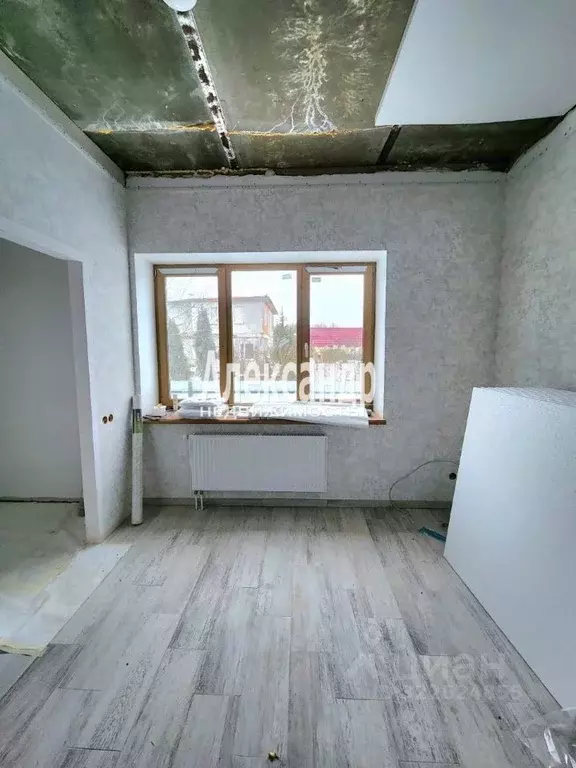 4-к кв. Ленинградская область, Кириши ул. Нефтехимиков, 48 (107.6 м) - Фото 1