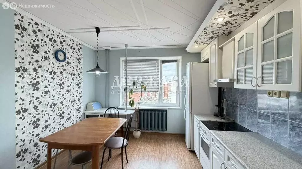 3-комнатная квартира: Старый Оскол, микрорайон Северный, 5 (66.3 м) - Фото 1