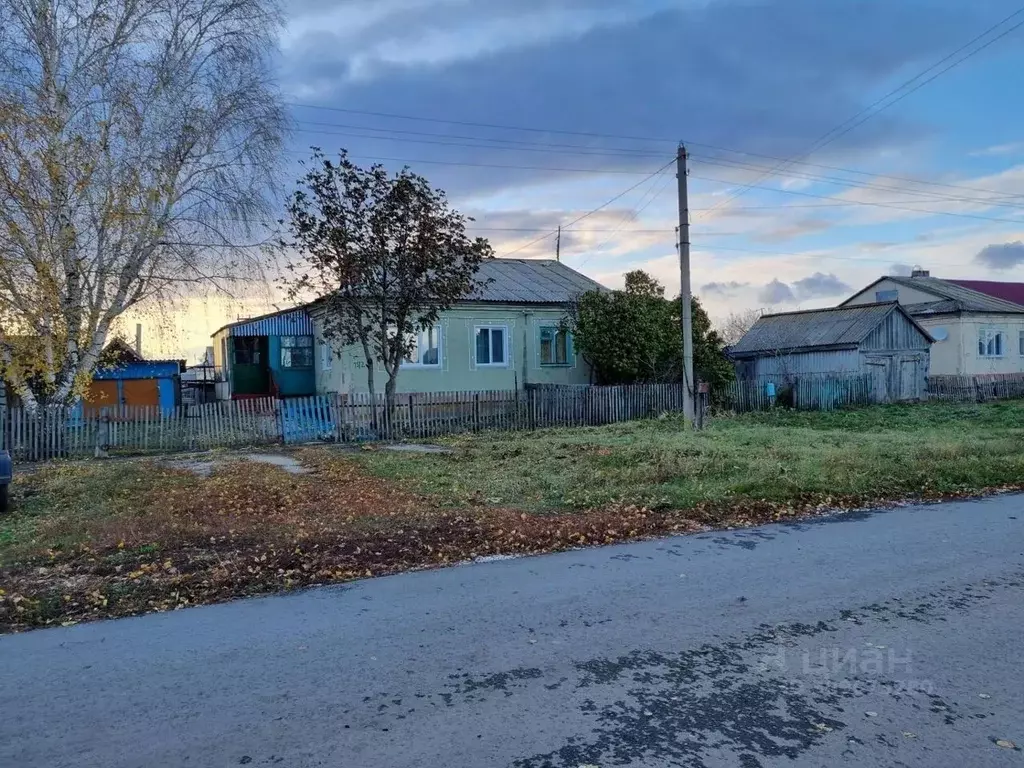 Дом в Саратовская область, Новобурасский район, Белоярское ... - Фото 0