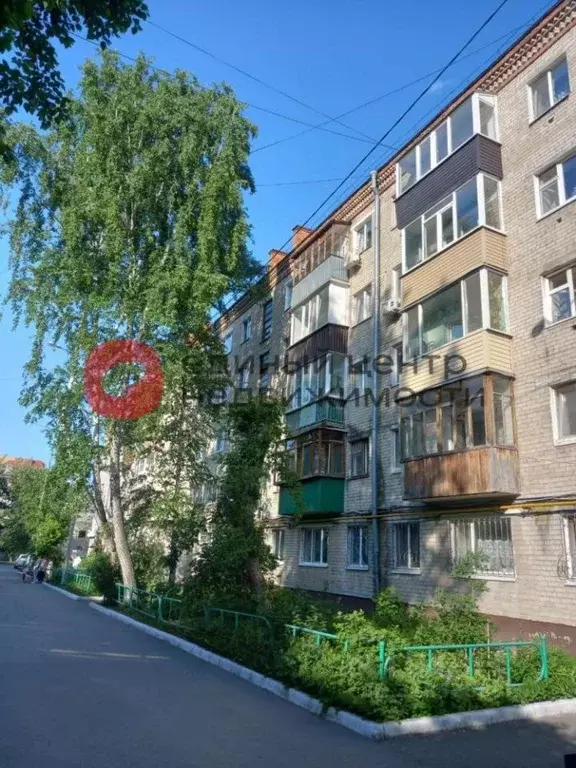 3-к кв. Тюменская область, Тюмень ул. 50 лет Октября, 51 (56.0 м) - Фото 0