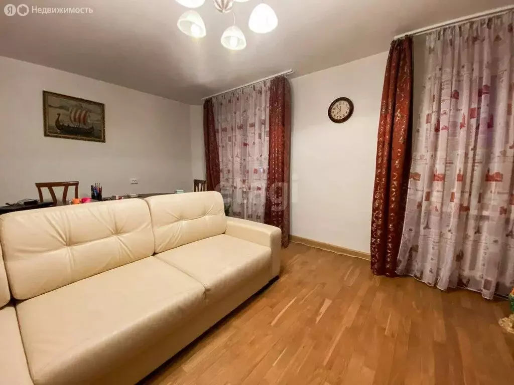 3-комнатная квартира: Кириши, улица Нефтехимиков, 45 (104.5 м) - Фото 1