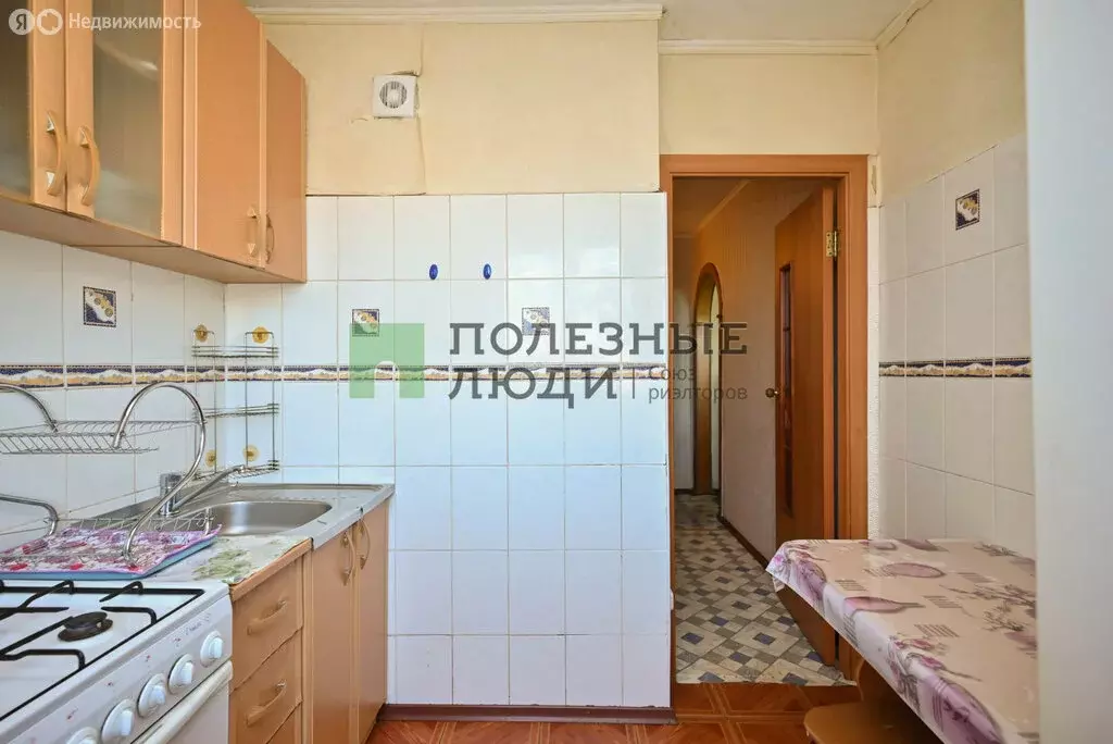 3-комнатная квартира: Красноярск, проспект Металлургов, 49А (58 м) - Фото 1