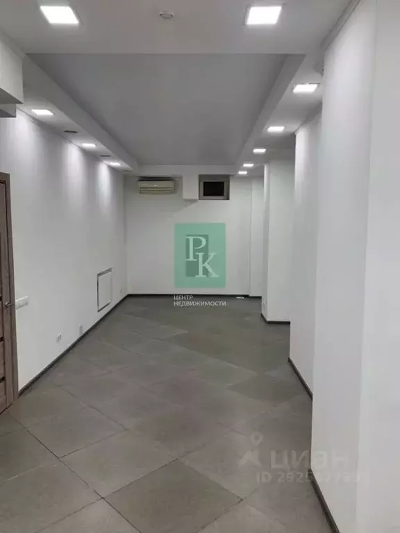 Торговая площадь в Севастополь ул. Адмирала Октябрьского, 3 (93 м) - Фото 1