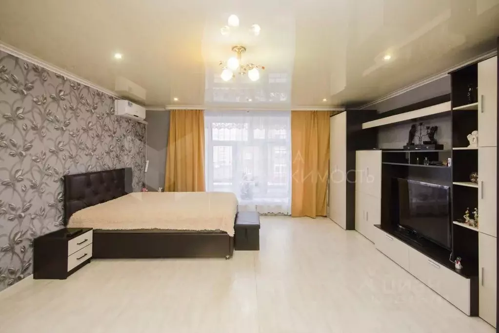 1-к кв. Тюменская область, Тюмень ул. Василия Гольцова, 10 (57.0 м) - Фото 1