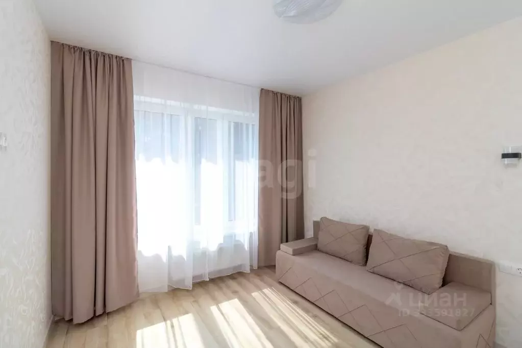2-к кв. Тюменская область, Тюмень ул. Ивана Чистякова, 5 (60.0 м) - Фото 1