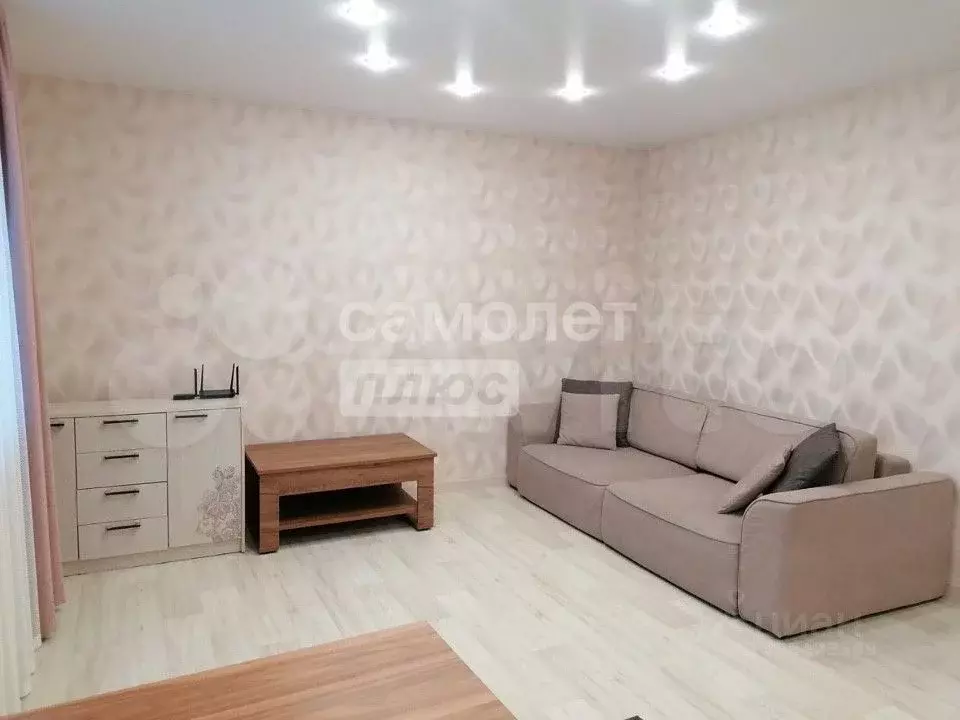 3-к. квартира, 71 м, 3/6 эт. - Фото 0