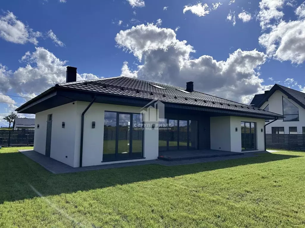 Дом в Калининградская область, Гурьевский муниципальный округ, пос. ... - Фото 1