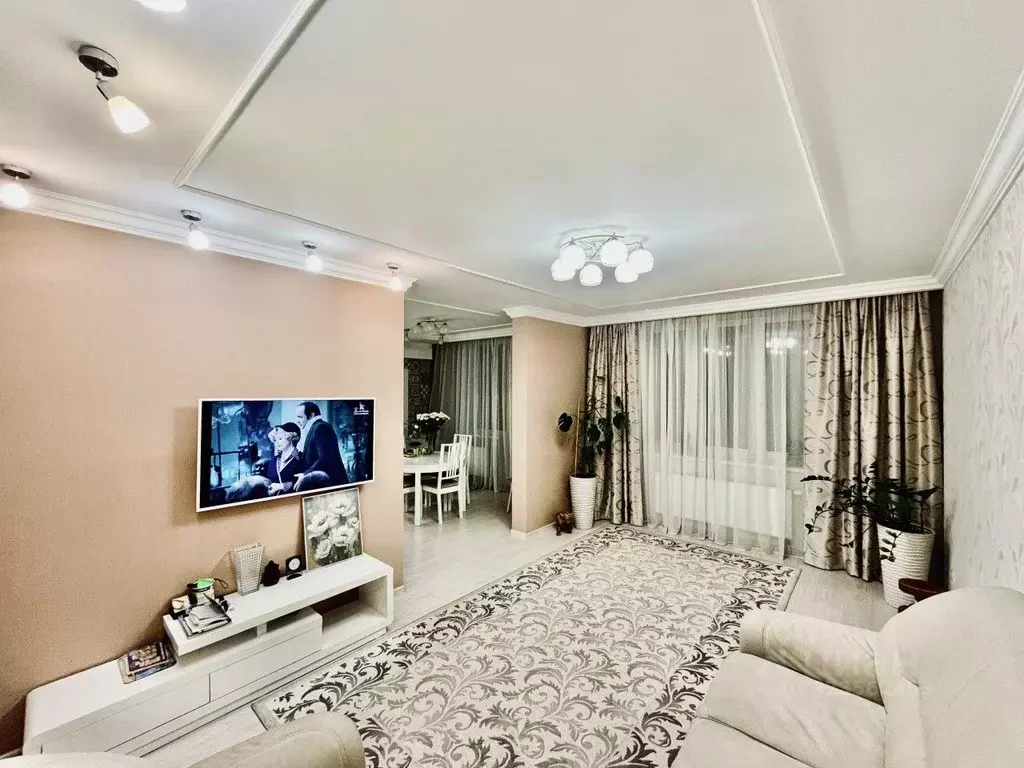 3-к кв. Свердловская область, Екатеринбург ул. Цветаевой, 4 (88.0 м) - Фото 2