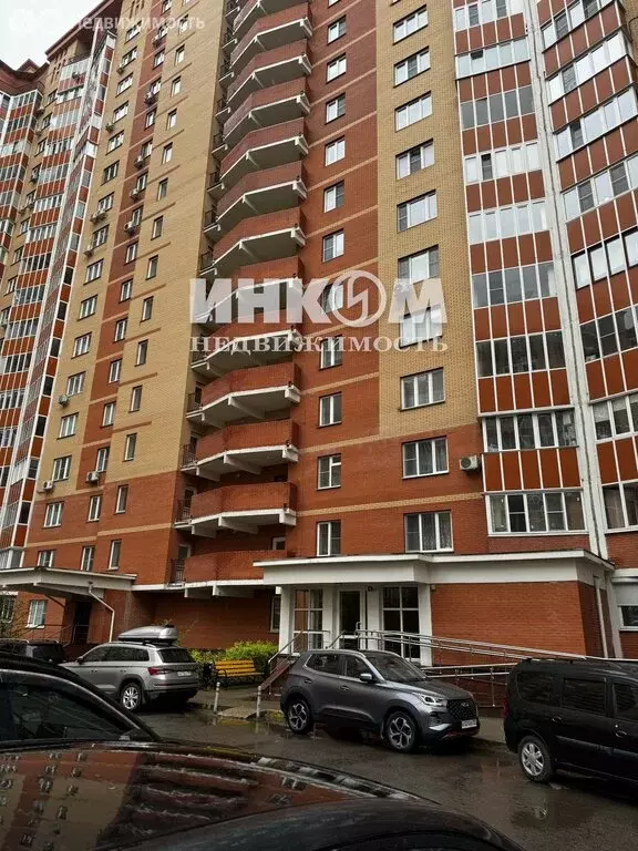 3-комнатная квартира: посёлок городского типа ВНИИССОК, улица Михаила ... - Фото 1