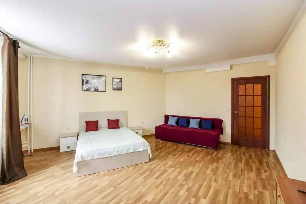 2-к кв. Тюменская область, Тюмень 3-й Заречный мкр,  (80.0 м) - Фото 0