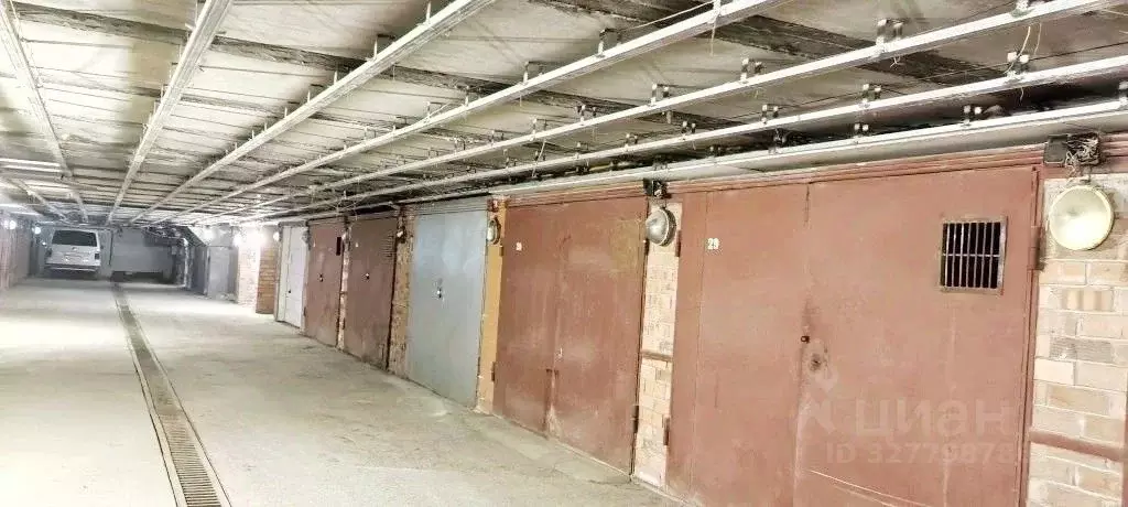 Гараж в Свердловская область, Екатеринбург ул. Шевелева, 8 (15 м) - Фото 1