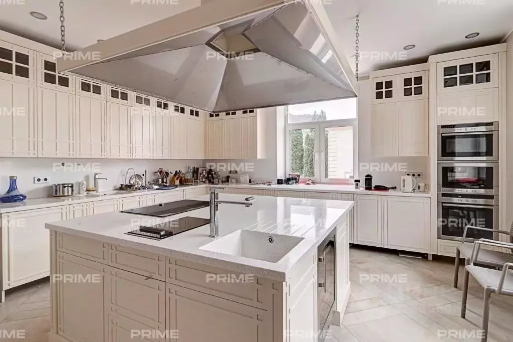 Коттедж в Московская область, Одинцовский городской округ, с. ... - Фото 1