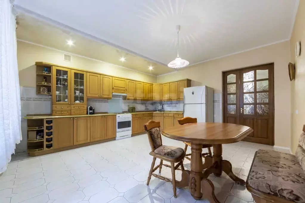 5-к кв. Тюменская область, Тюмень Елецкая ул., 3 (243.0 м) - Фото 0