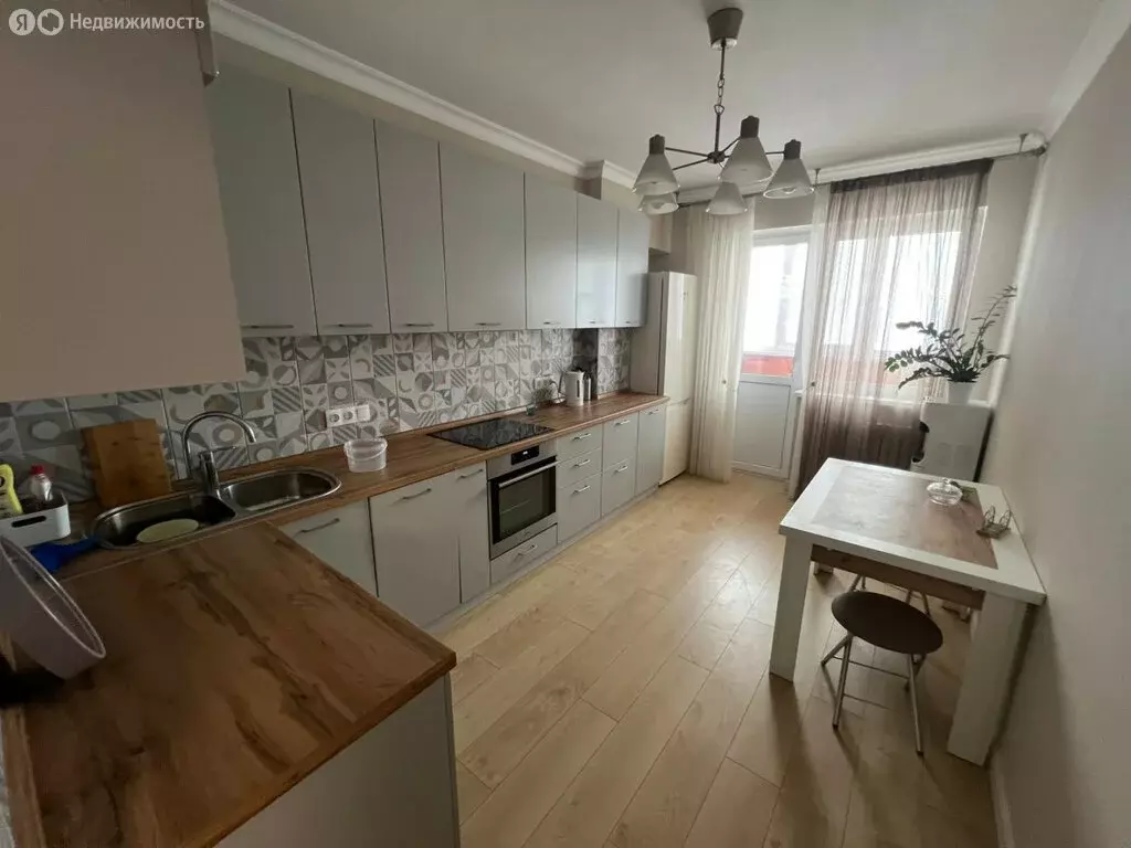 3-комнатная квартира: Ростов-на-Дону, проспект Ленина, 105Г (79 м) - Фото 1
