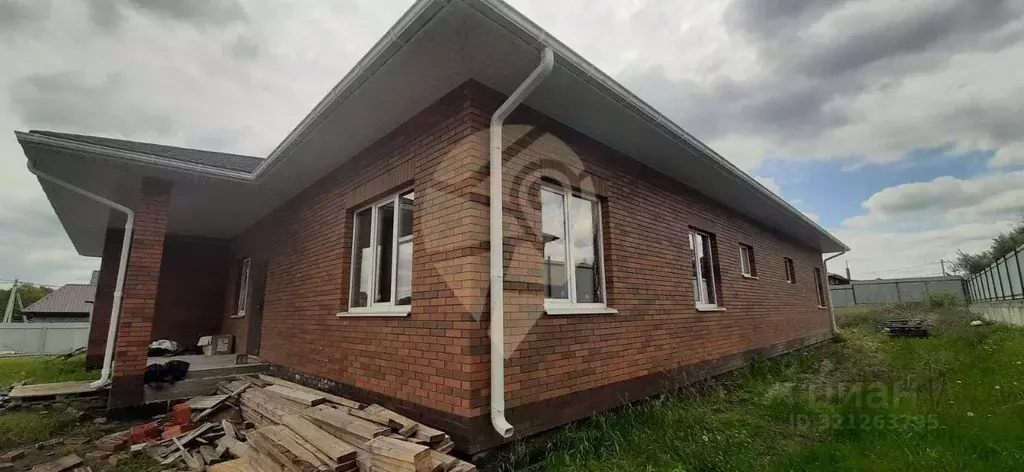 Дом в Белгородская область, Старый Оскол ул. Майская (180 м) - Фото 1