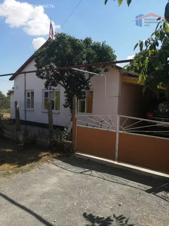 Дом в село Кировское, улица Кухтина (120 м) - Фото 1
