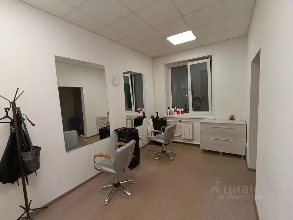 Помещение свободного назначения в Красноярский край, Красноярск ул. ... - Фото 1