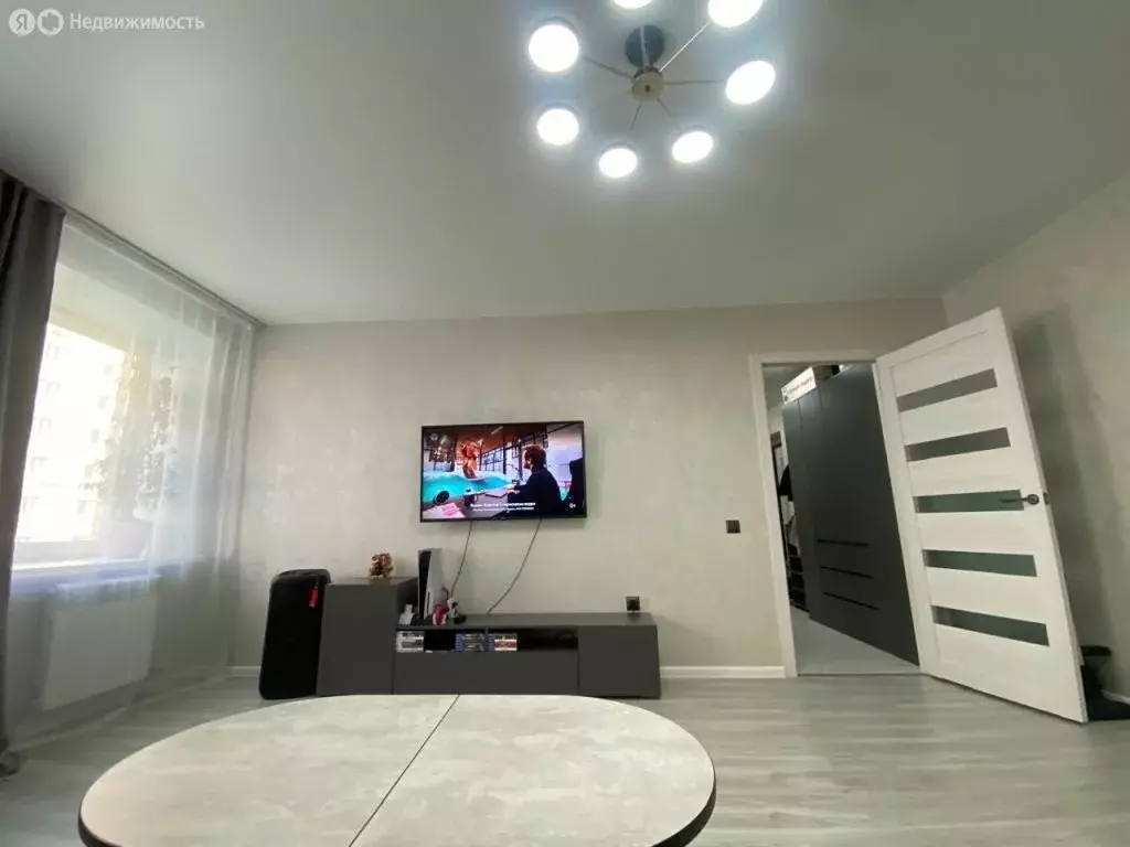2-комнатная квартира: Смоленск, Краснинское шоссе, 32 (60 м) - Фото 0