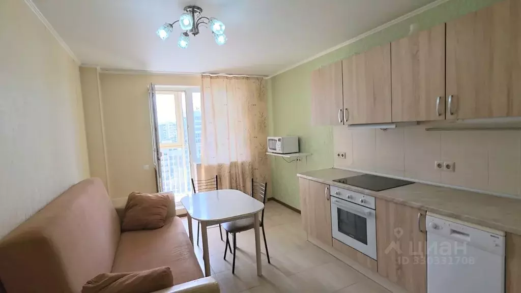 2-к кв. Московская область, Химки Молодежная ул., 78 (66.0 м) - Фото 1