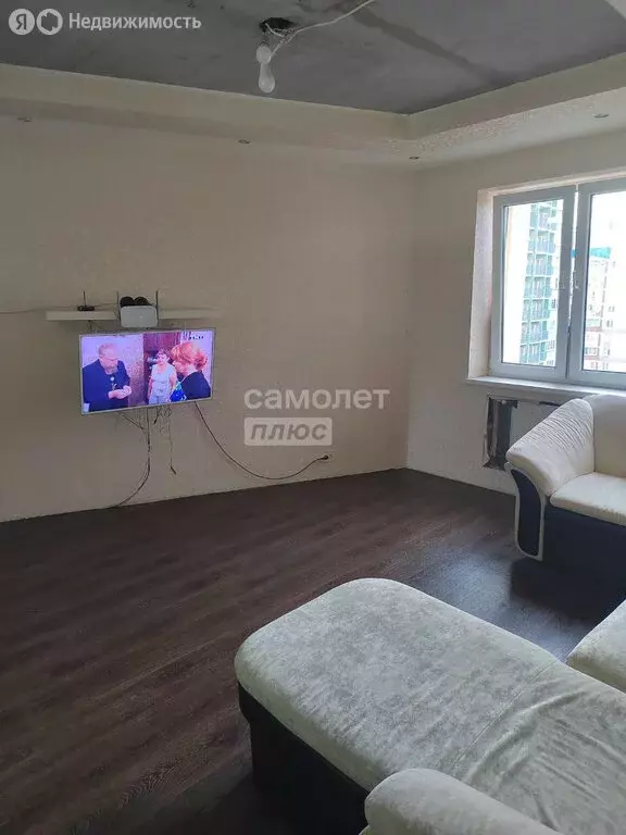3-комнатная квартира: Киров, улица Ивана Попова, 62 (71.4 м) - Фото 1