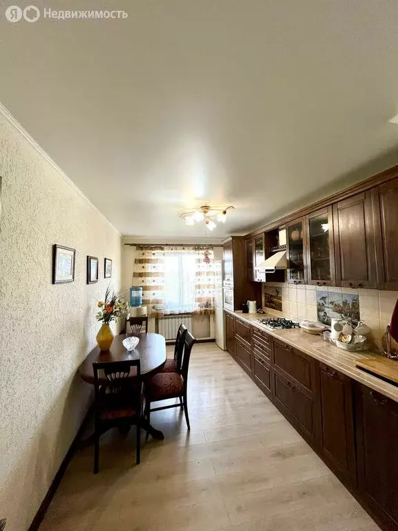 2-комнатная квартира: Балаково, улица Академика Жук, 2 (60 м) - Фото 0