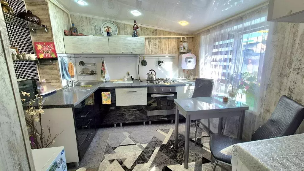 Дом в Саратовская область, Вольский район, Широкобуеракское ... - Фото 1