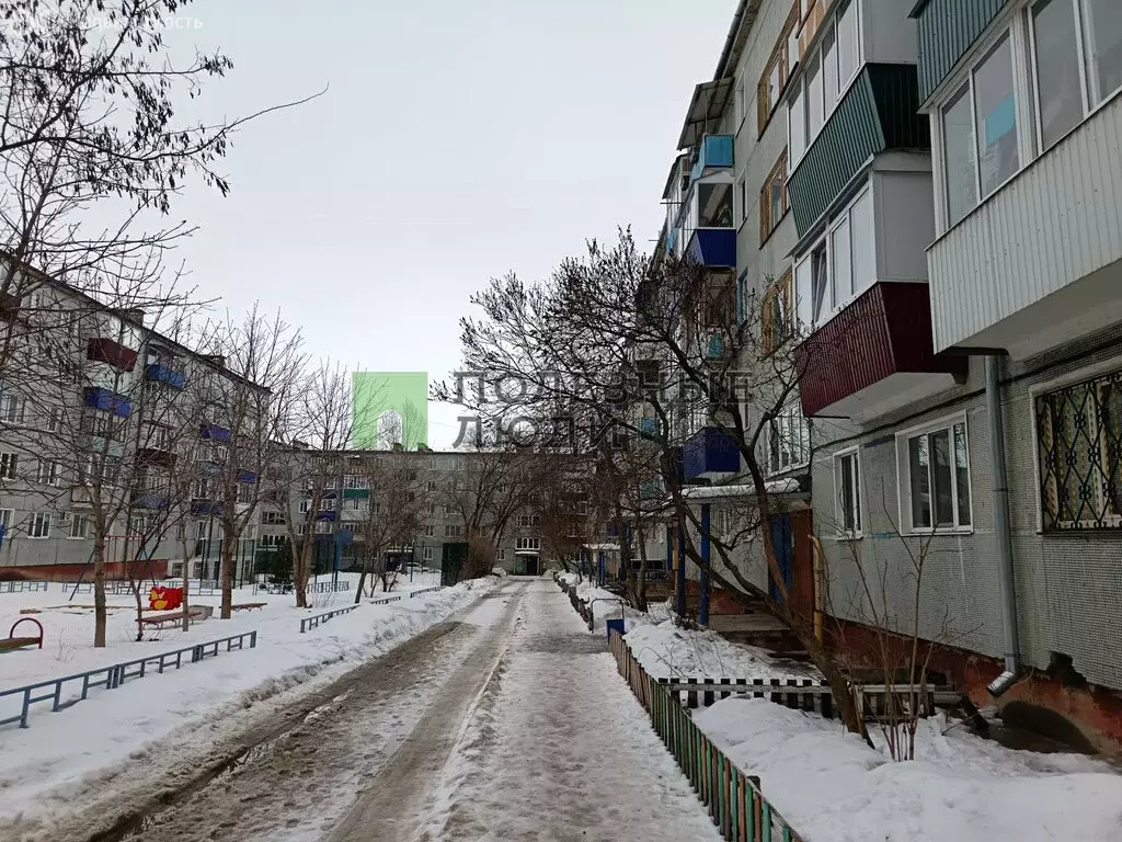 2-комнатная квартира: Сызрань, посёлок Строитель, улица Нахимова, 15 ... - Фото 1