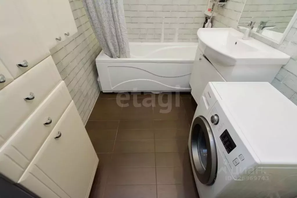 2-к кв. Тюменская область, Тюмень Широтная ул., 181 (72.0 м) - Фото 1