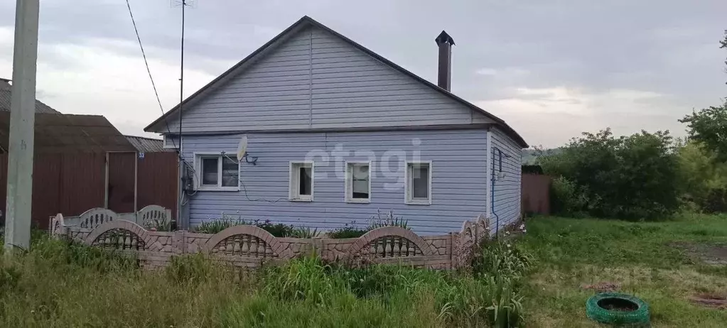 Дом в Белгородская область, Шебекинский городской округ, с. Бершаково ... - Фото 0