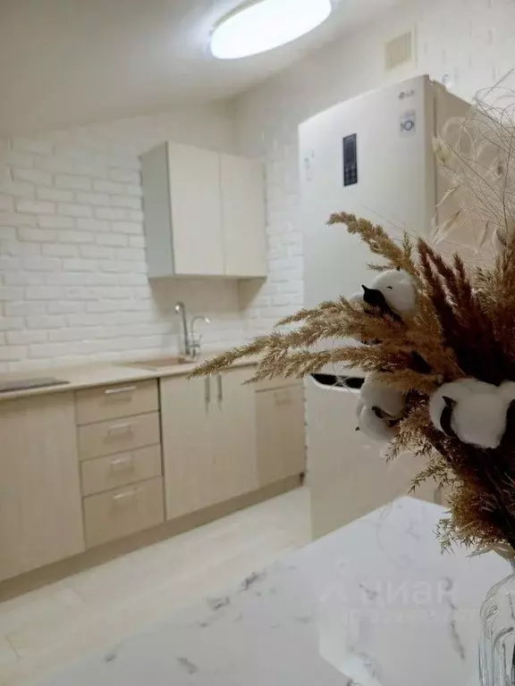 1-к кв. Крым, Симферополь ул. Железнодорожная, 1Г (30.7 м) - Фото 1