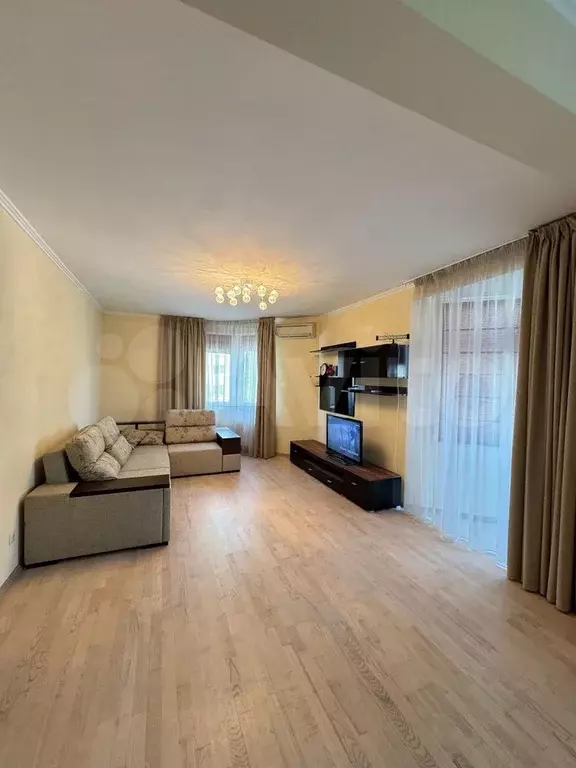 3-к. квартира, 90 м, 2/9 эт. - Фото 1