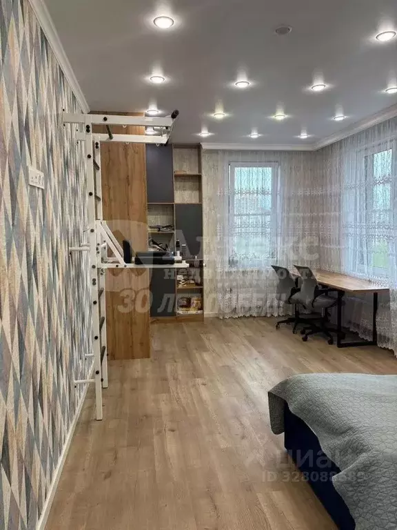 3-к кв. Тюменская область, Тюмень ул. Муравленко, 11 (105.9 м) - Фото 1