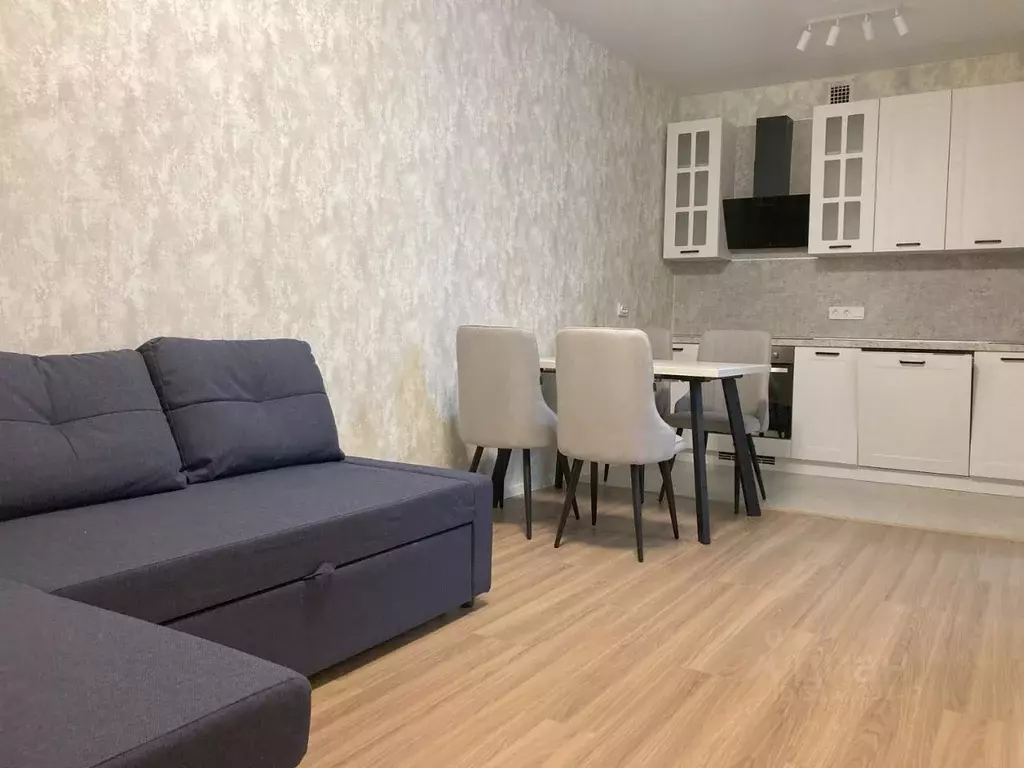 3-к кв. Санкт-Петербург просп. Героев, 31 (75.0 м) - Фото 0
