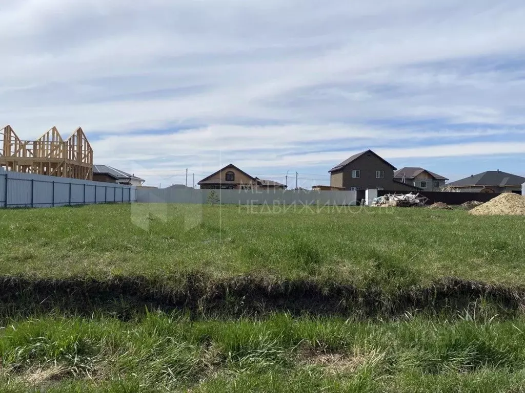 Участок в Тюменская область, Тюменский муниципальный округ, д. Ушакова ... - Фото 1