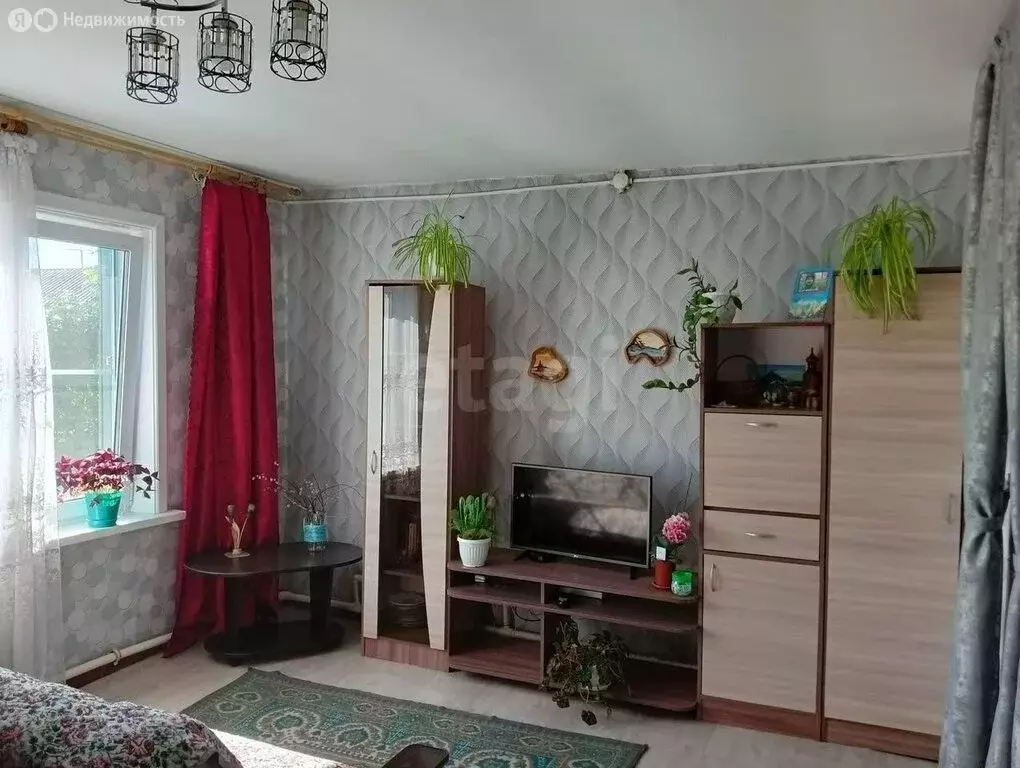 Дом в село Кабанск, Октябрьская улица (96 м) - Фото 2