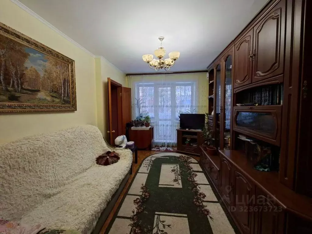 3-к кв. Кемеровская область, Междуреченск просп. 50 лет Комсомола, 4 ... - Фото 1