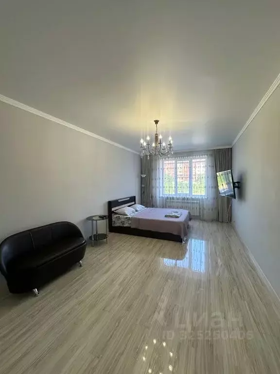 2-к кв. Северная Осетия, Владикавказ просп. Героев Отечества, 7 (90.0 ... - Фото 1