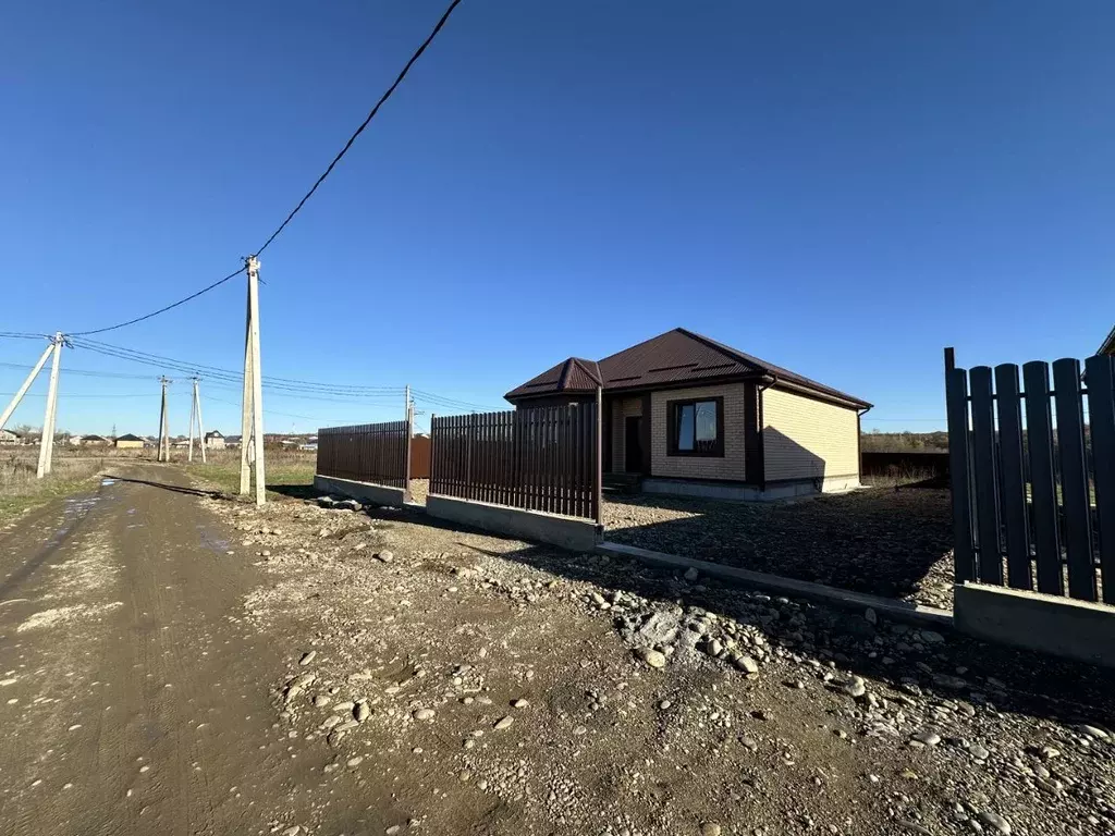 Дом в Краснодарский край, Белореченский район, пос. Южный ул. ... - Фото 2