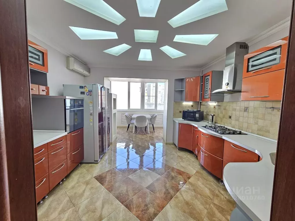 3-к кв. Астраханская область, Астрахань Васильковая ул., 21к1 (118.0 ... - Фото 2